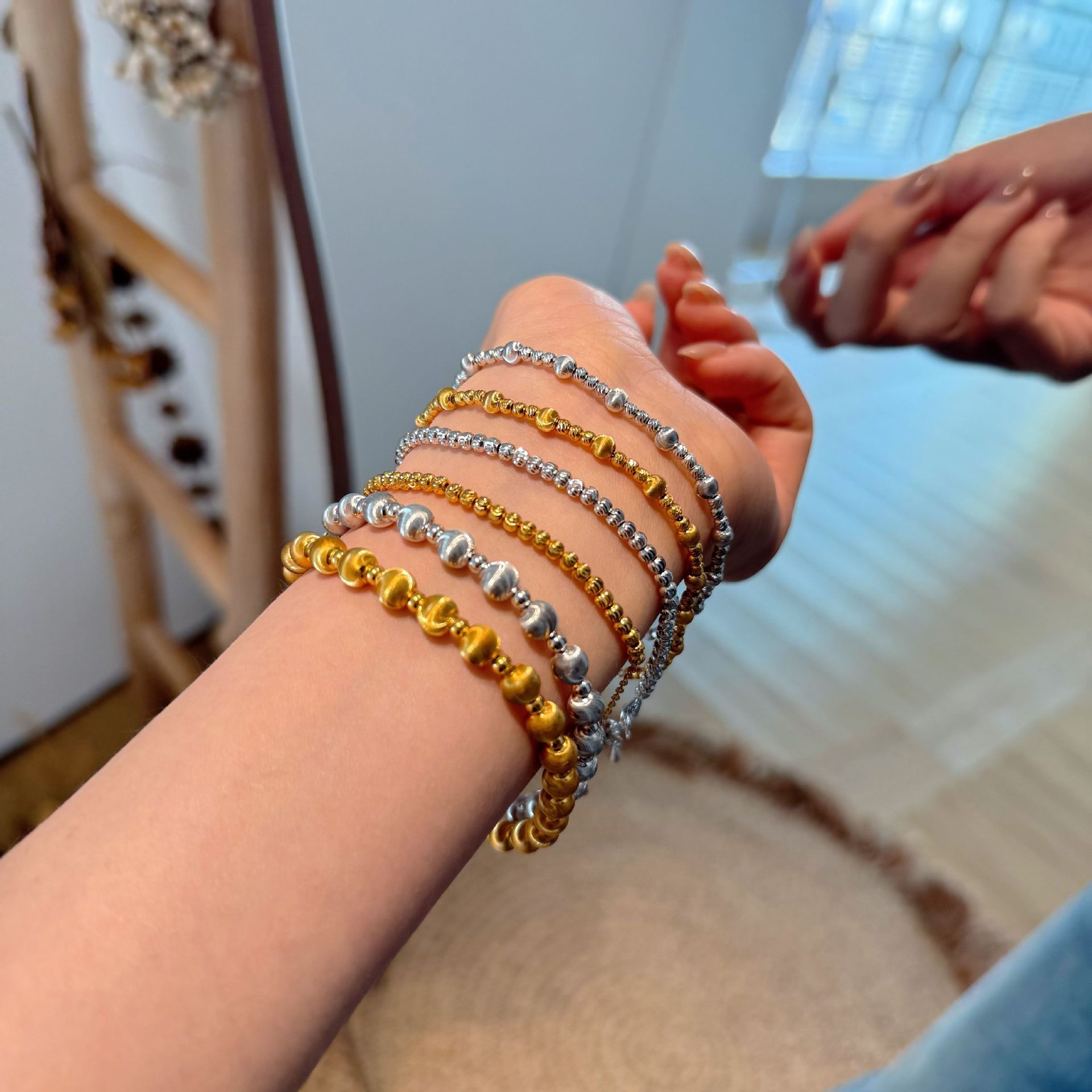 925 Sterling Silver Carven Design Cat's Eye Brushed Ball Bracelet