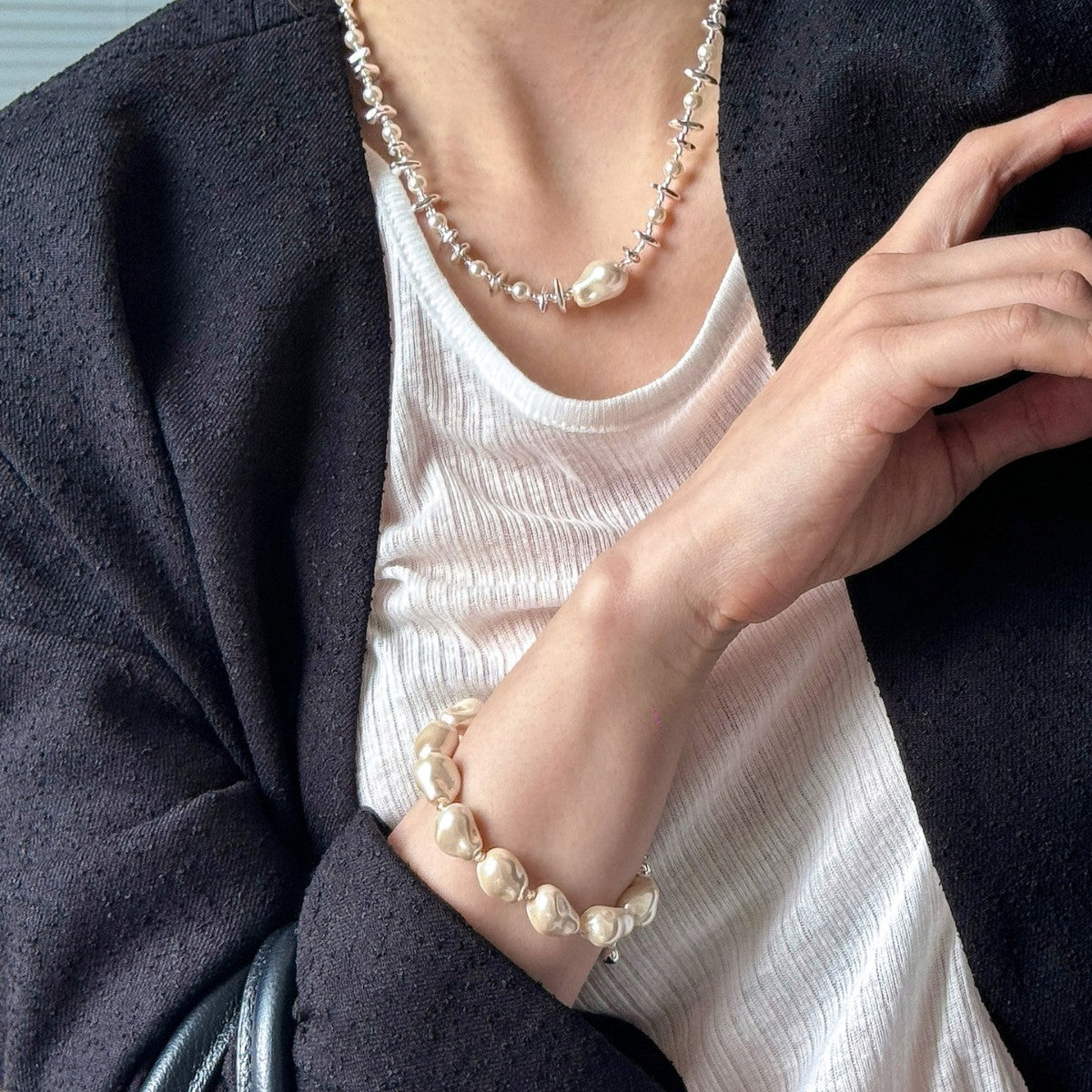 Premium Bracelet with Baroque Imitation Pearls for Business